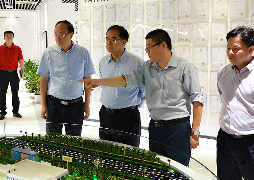 辅导来访: 2018.10汉中市委书记梁维东尊龙集团官网调研 辅导来访: 2018.10汉中市委书记梁维东尊龙集团官网调研